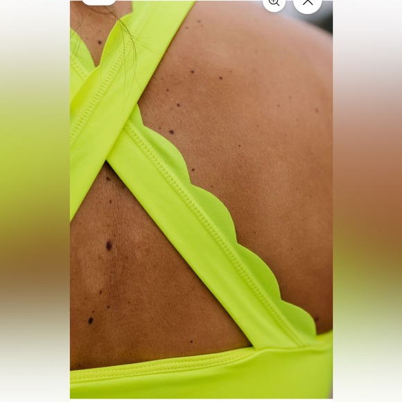 Neon Yellow Kiava Scalloped Crop and Sunburst mid rise bottoms XS - Picture 4 of 6